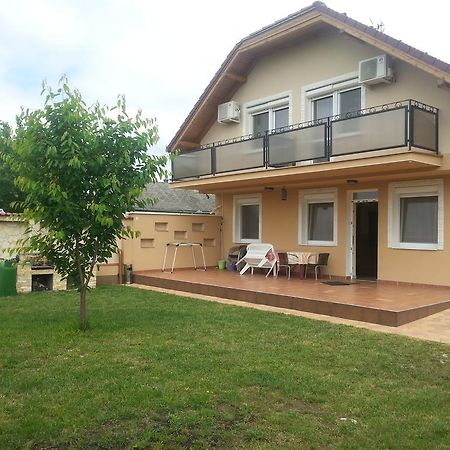 Marinica Apartman Hajdúszoboszló Exteriör bild