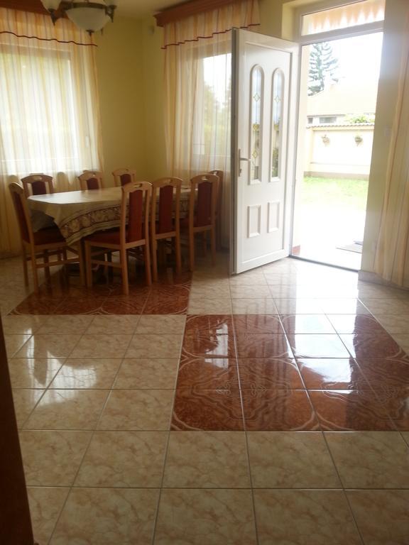 Marinica Apartman Hajdúszoboszló Exteriör bild