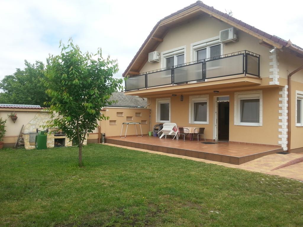 Marinica Apartman Hajdúszoboszló Exteriör bild